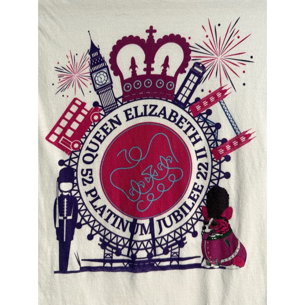 Queen Elizabeth II Platinum Jubilee Tee Small White Royalcore British Corgi UK - Picture 2 of 5